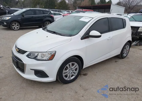 2017 Chevrolet Sonic Lt Auto z USA, uszkodzony, nr VIN 1G1JG6SH5H4174679